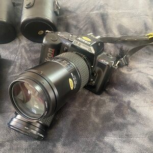 Nikon Film N4004 W/5 attachments